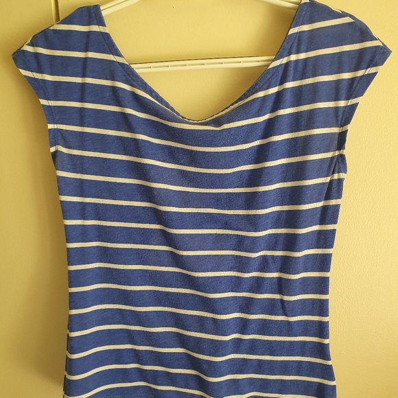 Blue & white striped bow crop top - Picture 2 of 3